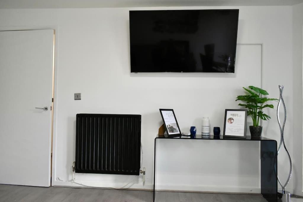 Tottenham Hotspurs Stays At The Gascoigne Suite Londra Esterno foto