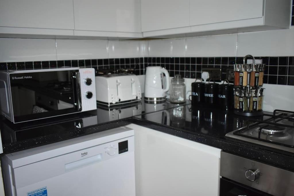 Tottenham Hotspurs Stays At The Gascoigne Suite Londra Esterno foto